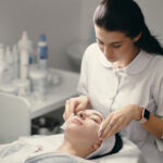 skin specialist in Kalyan examining patient